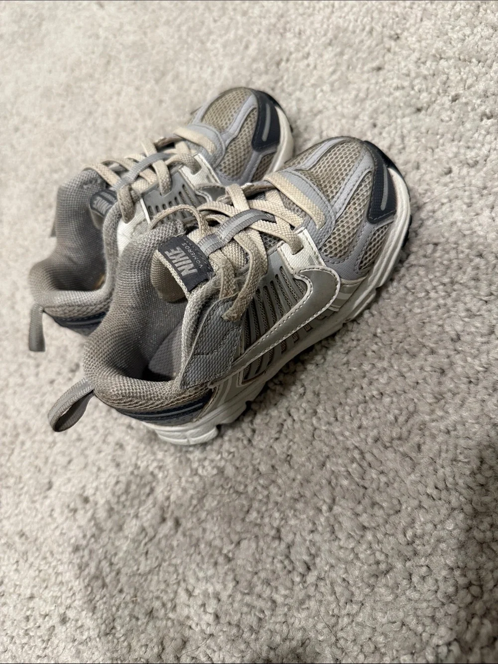 Nike grey vomeros